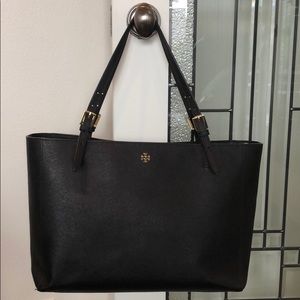 Tory Burch ‘York’ Buckle Tote in Black